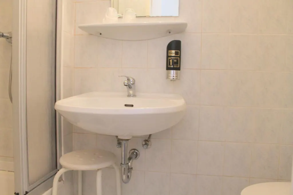 Hotel Amelie Berlin West 3*,