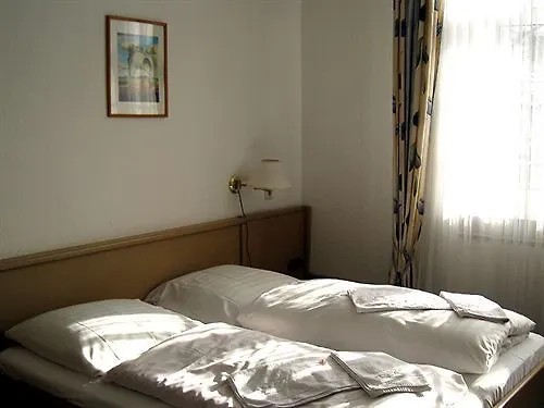 Hotel Amelie Berlin West 3*,
